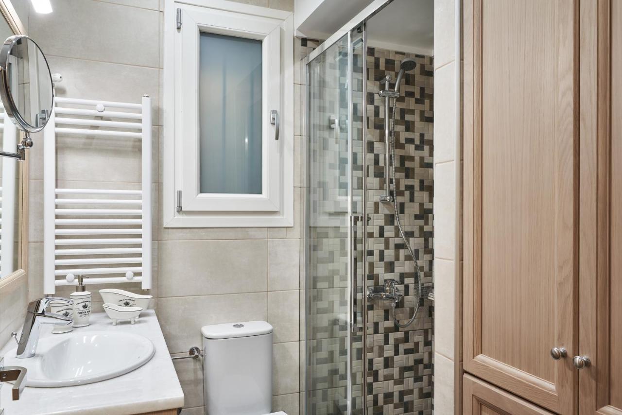 Apartment Spirou Merkouri Handcrafted 2bd Athens